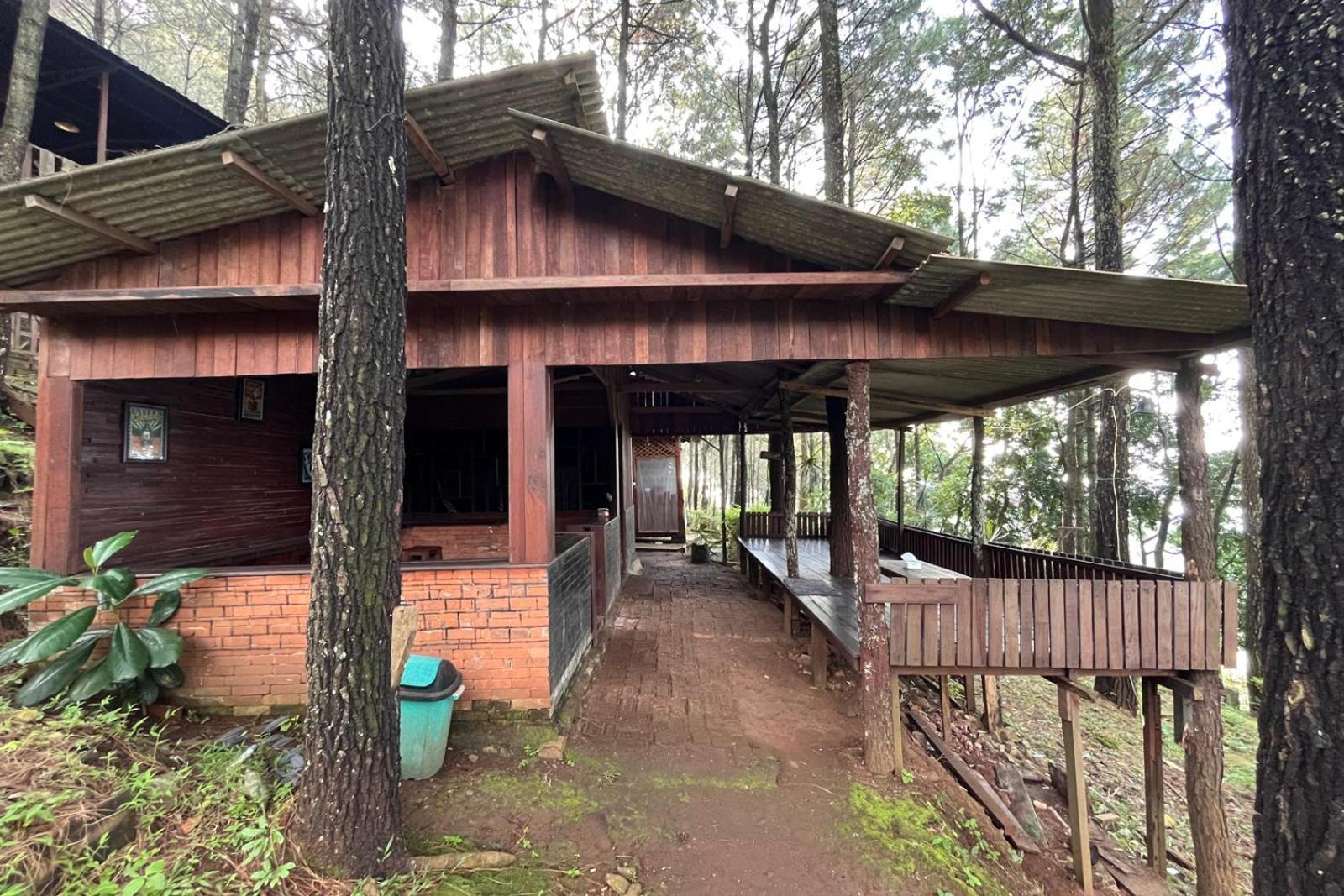 Alas Pacet By Twospaces, Mojokerto Экстерьер фото